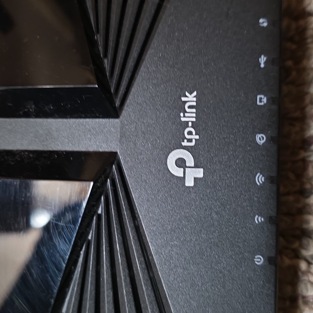 TP-Link Black Wireless Router - Picture 2 of 10